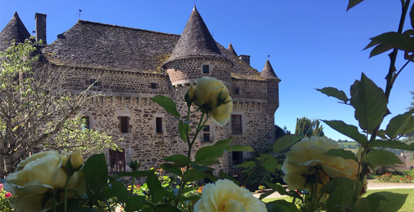 chateau auzers cantal